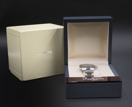 LONGINES. Conquest
Montre bracelet d'homme modèle 