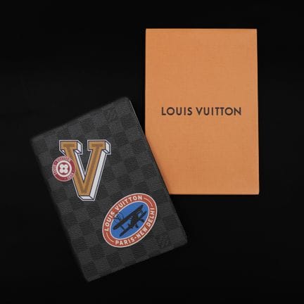 LOUIS VUITTON 
Notebook, "League, World Tour" mode