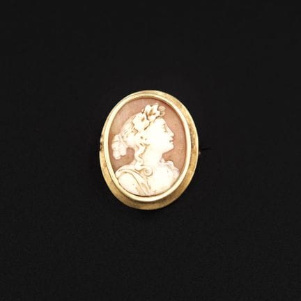 Spilla con cammeo in oro giallo 14K (585°/°°) con 