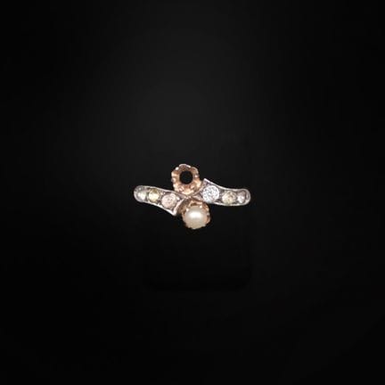 Anello denominato "Toi et Moi" in oro bianco e ros