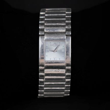 BAUME et MERCIER
Montre bracelet de dame en acier,