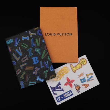 LOUIS VUITTON x NBA
Carnet de notes, modèle "NBA C