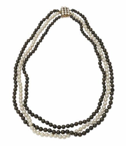 COLLANA A TRE FILI IN ORO 14K, RUBINI E PERLE
Coll