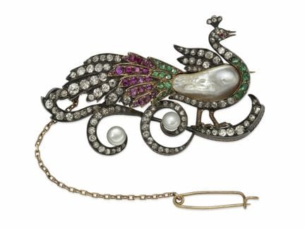 SPILLO ANTICO “PAVONE” IN ORO, ARGENTO, DIAMANTI, 