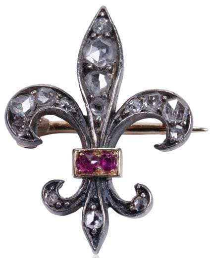 SPILLA CON DIAMANTI A FORMA DI FLEUR-DE-LYS

Spill