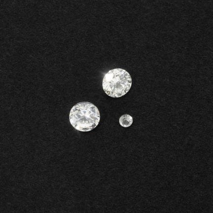 TRES DIAMANTES SUELTOS APROXIMADAMENTE 1,00 CT
Tre