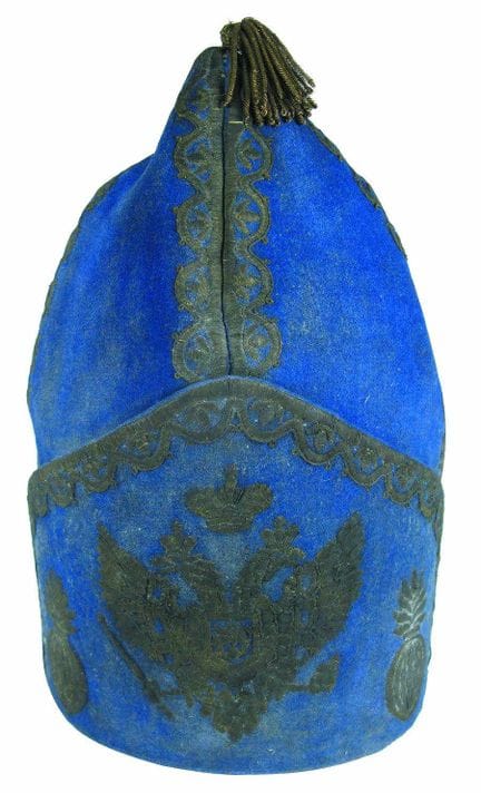 1727–1730年式俄罗斯龙骑兵榴弹兵军官帽，彼得二世统治时期
一顶锥形蓝色羊毛帽，饰有镀银线纹样