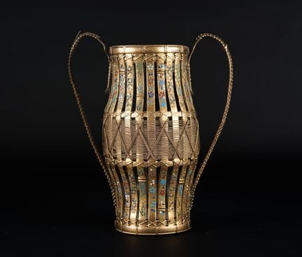Asia, 20th century
Basket-shaped vase made of gild