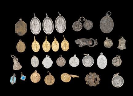 Belgium
Set of religious badges and medals
depicti