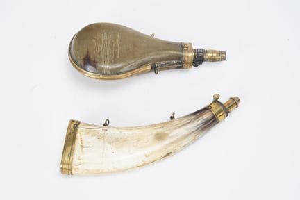 EUROPE, 19th century, set of 2 hunting powder horn