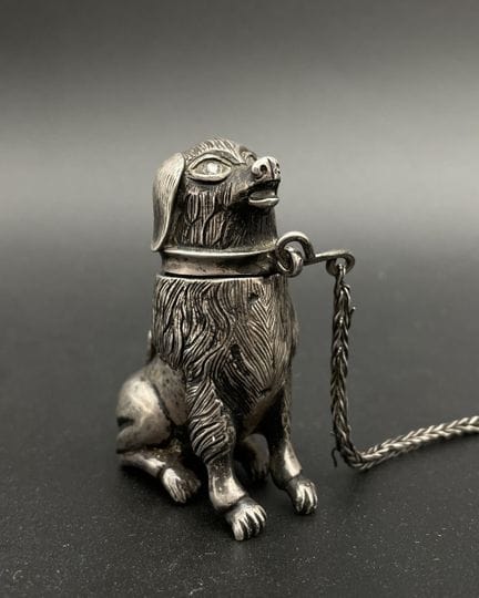 Tabatière en argent en forme de chien, Amérique du