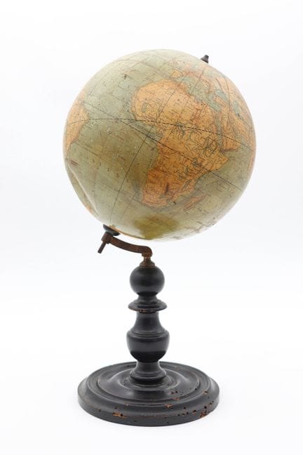 Globe-terrestre par  M. VIVIEN de SAINT-MARTIN PAR