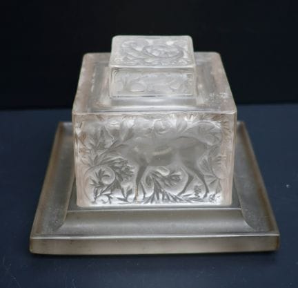 René LALIQUE (1860-1945)
Encrier modèle Biches en 