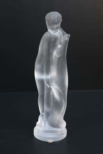 Cristal de Sèvres
Femme à la toilette.
Epreuve en 