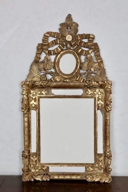 Miroir à parcloses de forme rectangulaire en bois 