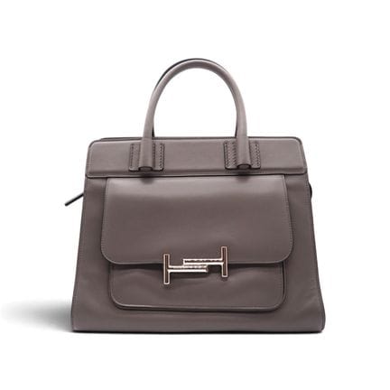 TODS
Tods手袋，“Double T”款式，灰色光面皮革，可手提或斜挎。配有两条硬质皮革提手（