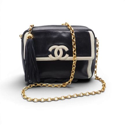 CHANEL
Sac Chanel modèle "Caméra" vintage bicolore