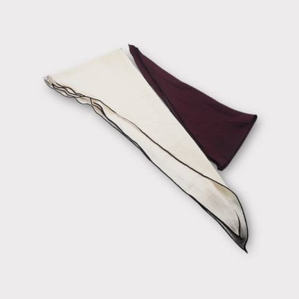 HERMÈS
Ensemble comprenant 2 losanges Hermès, en t