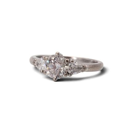 Bague trilogie de diamants et or blanc 18 K, 750/1