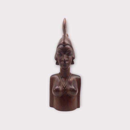 Holzfigur, die die Büste einer afrikanischen Frau 