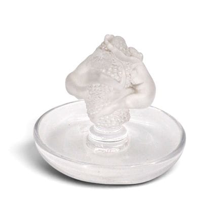 LALIQUE
Vide-poche en cristal représentant deux ny