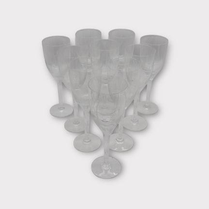LALIQUE
Suite de 10 flûtes à champagne en cristal 