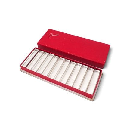 BACCARAT
Ensemble comprenant 12 porte-couteaux sig