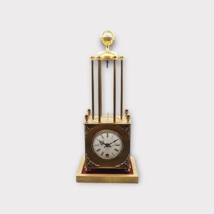 Pendule en laiton composition Eric Jaques. Cadran 