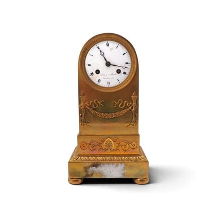 Pendule d'époque Empire en bronze doré. Cadran bla