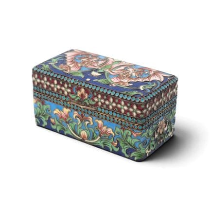 Petit coffret à bijoux rectangulaire doté d'un cou