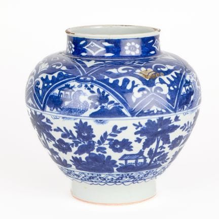 Jarre en porcelaine bleue et blanche de type « Chi