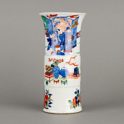 Vase en forme de « gu » de la dynastie Qing, décor