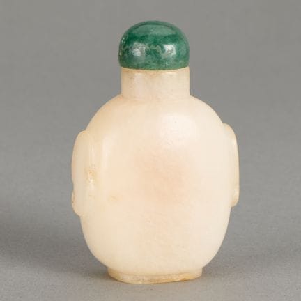 Flacon à tabac en jadéite sculpté de la dynastie Q