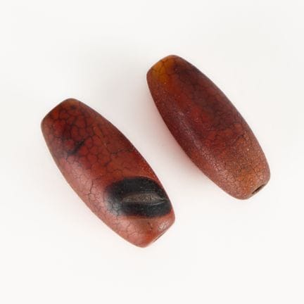 Lot de deux perles « dzi » en agate Sulemani de l'