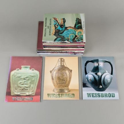 Eine Sammlung von 18 Auktionskatalogen für asiatis