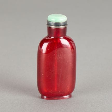 Flacon à tabac chinois de Pékin en verre rouge rub