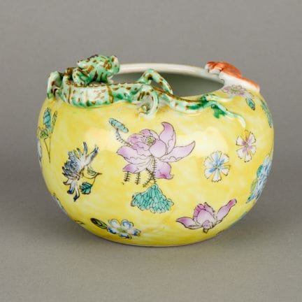 Récipient ovoïde chinois en porcelaine « famille r
