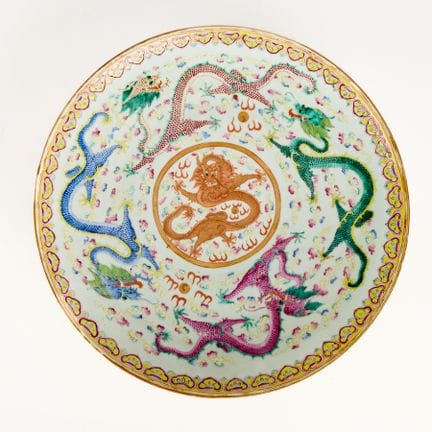 Assiette de présentation en porcelaine « famille r