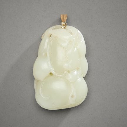 Jade néphrite blanc chinois sculpté en forme de pe