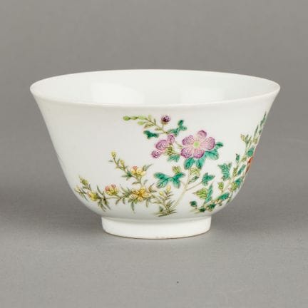 Bol en porcelaine chinoise de la « famille rose » 
