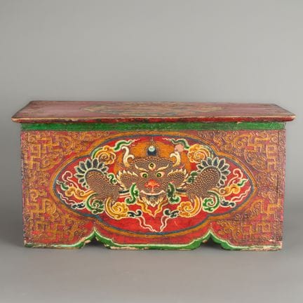 Coffret d'autel tibétain en bois polychrome, laqué