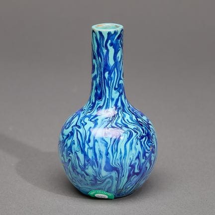 Vase en porcelaine chinoise de type « tianqiuping 