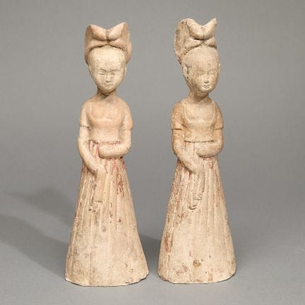 Paire de figurines funéraires chinoises en faïence