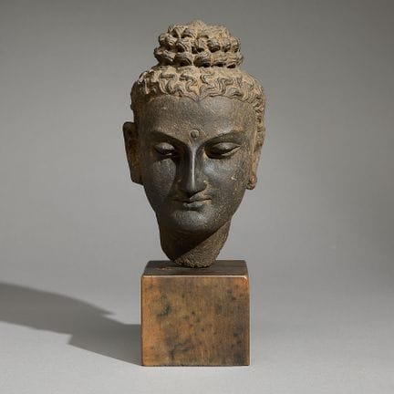 Buste antique du Gandhara, sculpté dans du schiste
