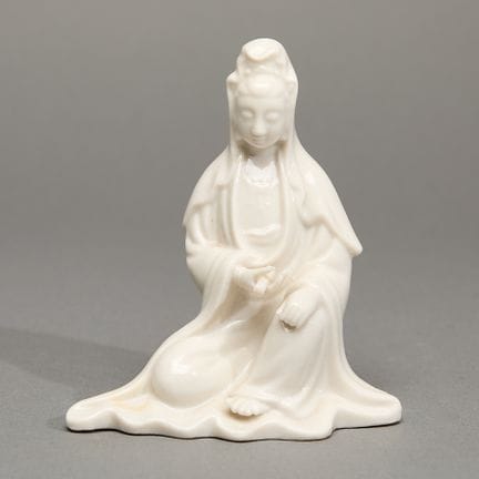 Figurine chinoise en porcelaine « blanc de Chine »