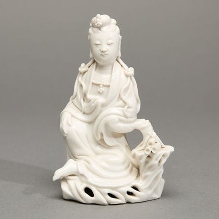Figurine chinoise en porcelaine « blanc de Chine »