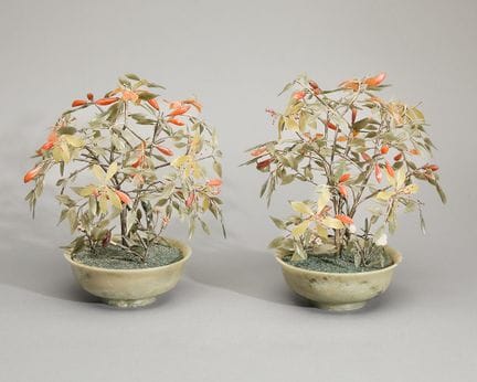 Paire de bonsaïs décoratifs chinois en jade, agate
