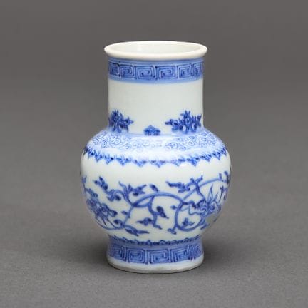 Vaso cinese in porcellana blu e bianca del periodo
