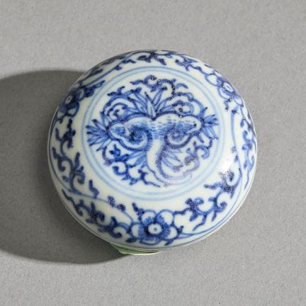 Portapillole cinese in porcellana blu e bianca del