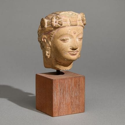 Buste antique en stuc sculpté du Gandhara représen